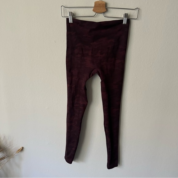 Spanx Burgundy Camoflauge Seamless Leggings Small - Picture 7 of 7